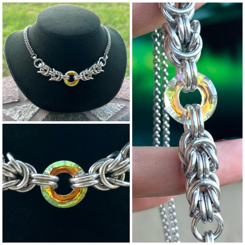 Handmade maille choker necklace with rainbow iridescent swarovski circle crystal - Picture 2 of 15